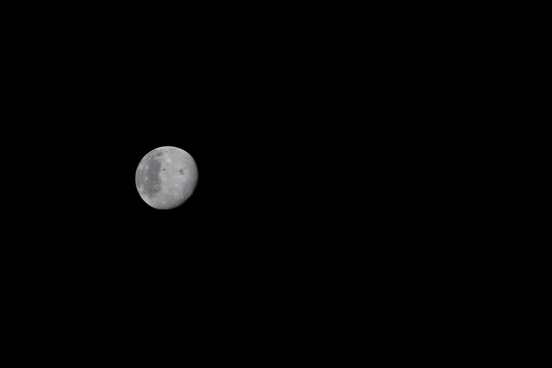 The Moon photographed from the Orion spacecraft a few hours before the Artemis II crew’s lunar flyby, its far side visible ahead.